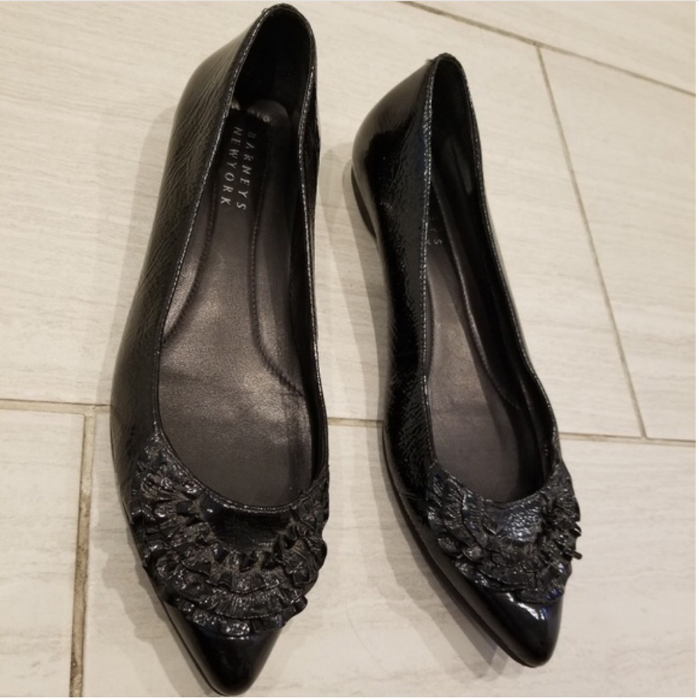 Barney's new york leather flats shoes size…